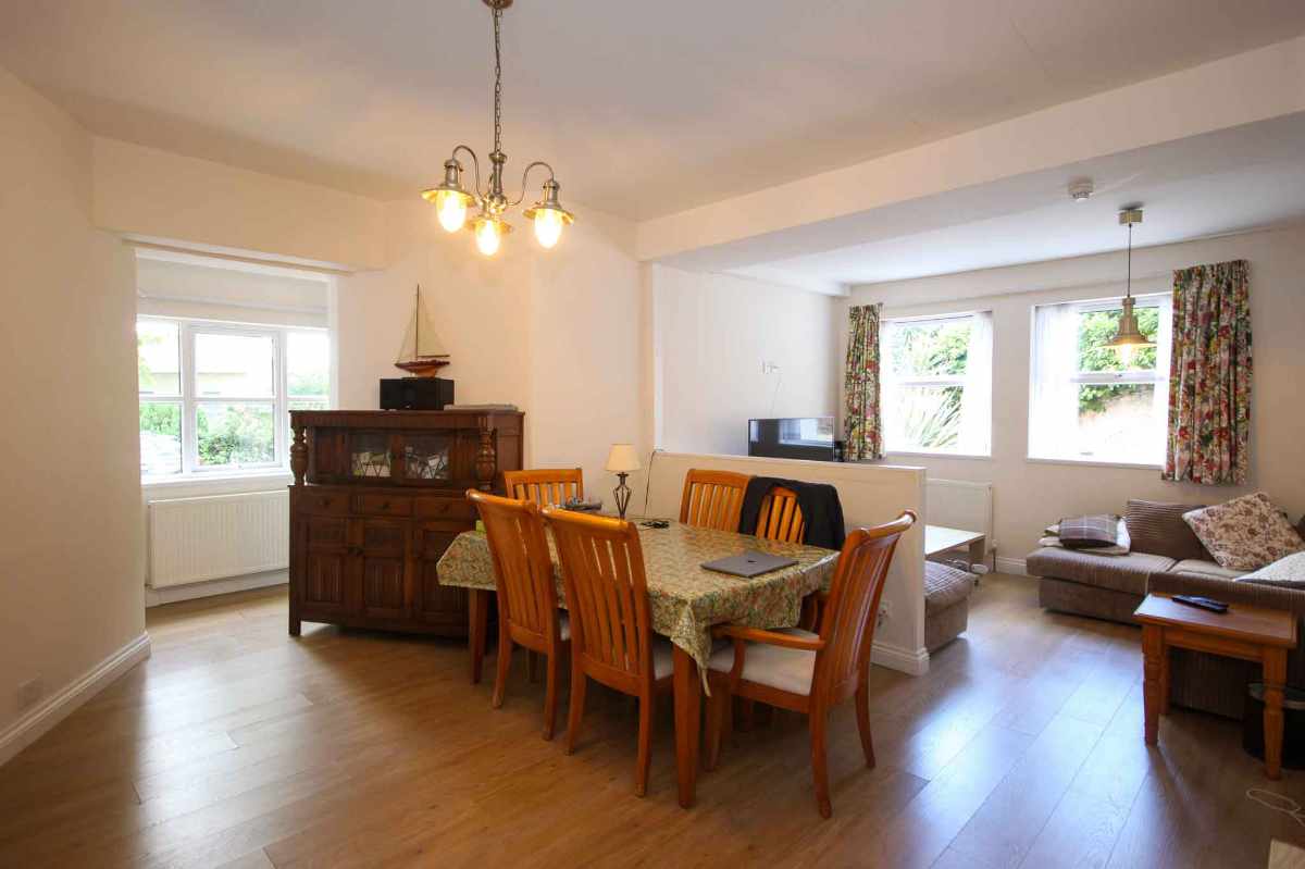 Hotel for sale in Torquay, Devon - A fantastic, well-presented 8 En-Suite Bedroom Guesthouse For Sale