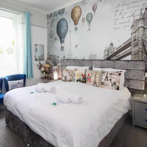 Hotel for sale in Paignton, Devon - A Beautifully Presented 7 en-suite Guest House