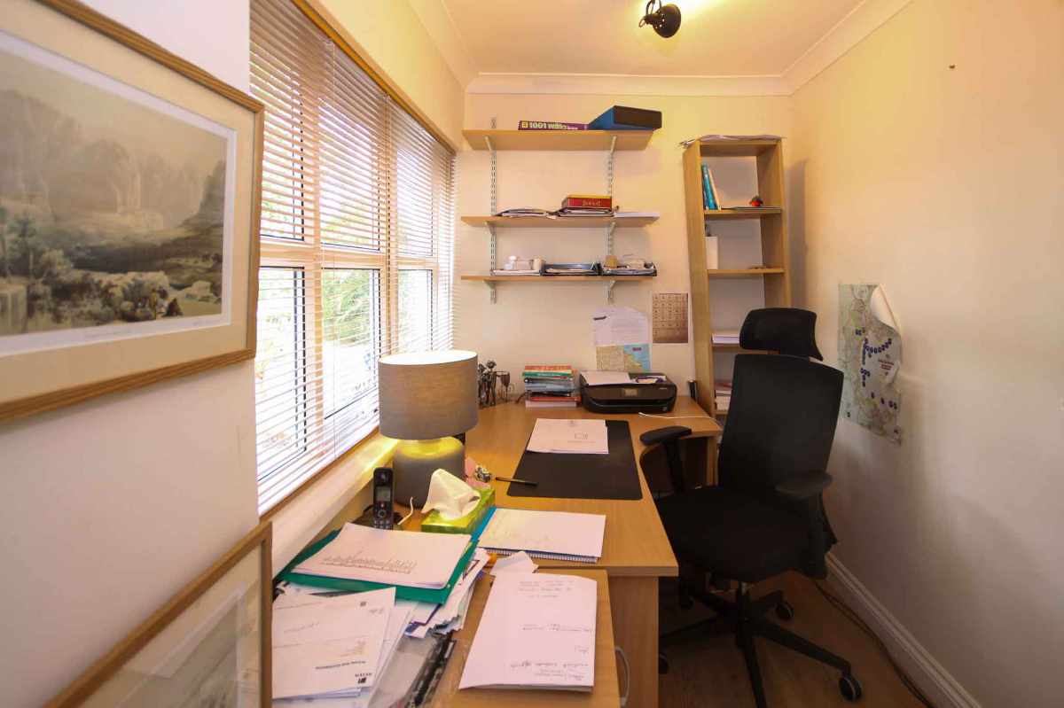 Hotel for sale in Torquay, Devon - A fantastic, well-presented 8 En-Suite Bedroom Guesthouse For Sale