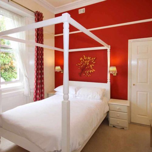 Hotel for sale in Torquay, Devon - A fantastic, well-presented 8 En-Suite Bedroom Guesthouse For Sale