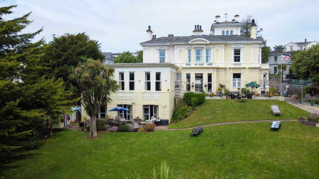 An Excellently Presented, 30-Bedroom En-suite Hotel