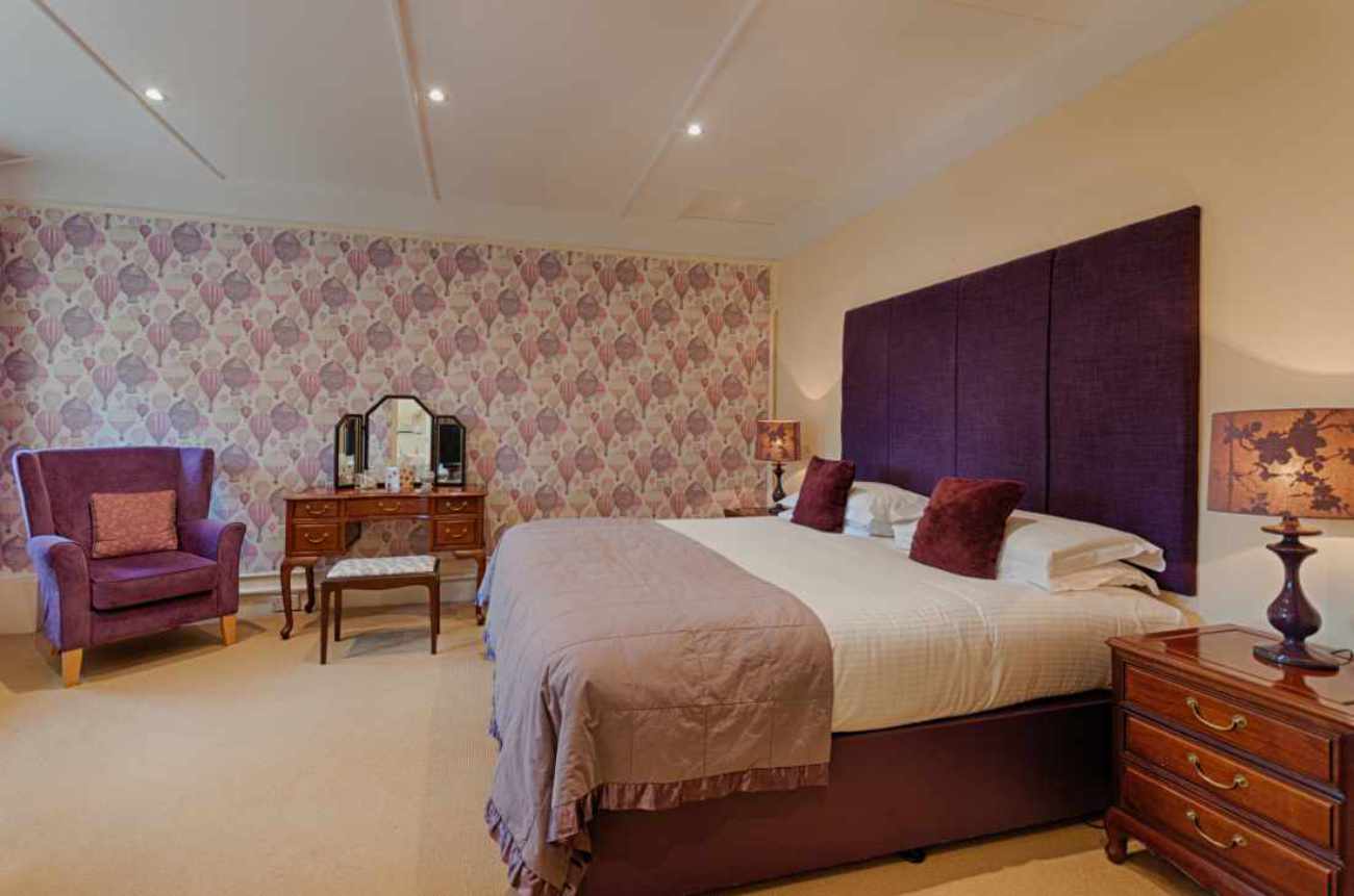 Commercial property for sale in Bovey Tracey, Devon - A Fantastic Former Country House Hotel