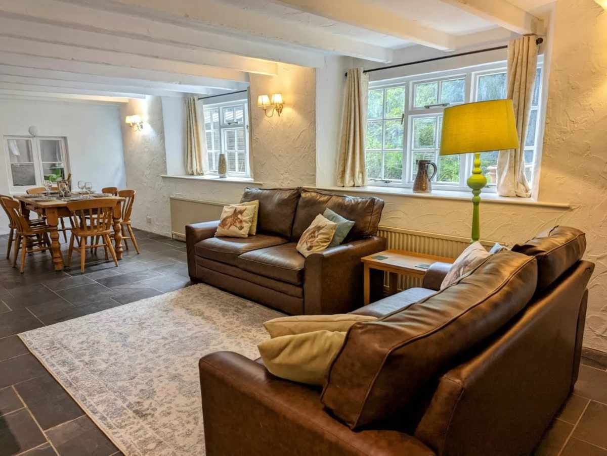 Commercial property for sale in Bovey Tracey, Devon - A Fantastic Former Country House Hotel