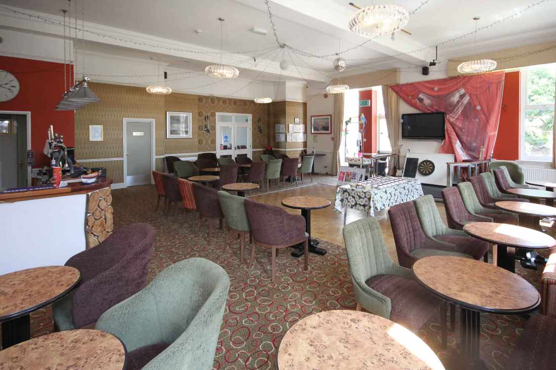An Excellently Presented, 30-Bedroom En-suite Hotel