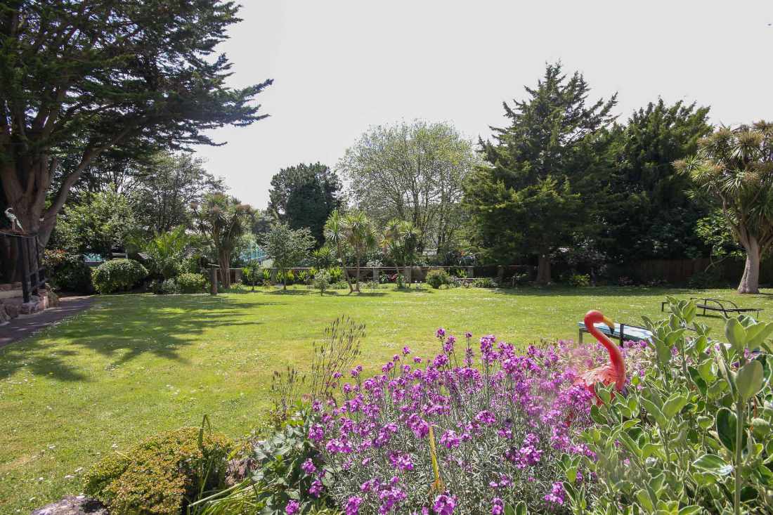 An Excellently Presented, 30-Bedroom En-suite Hotel