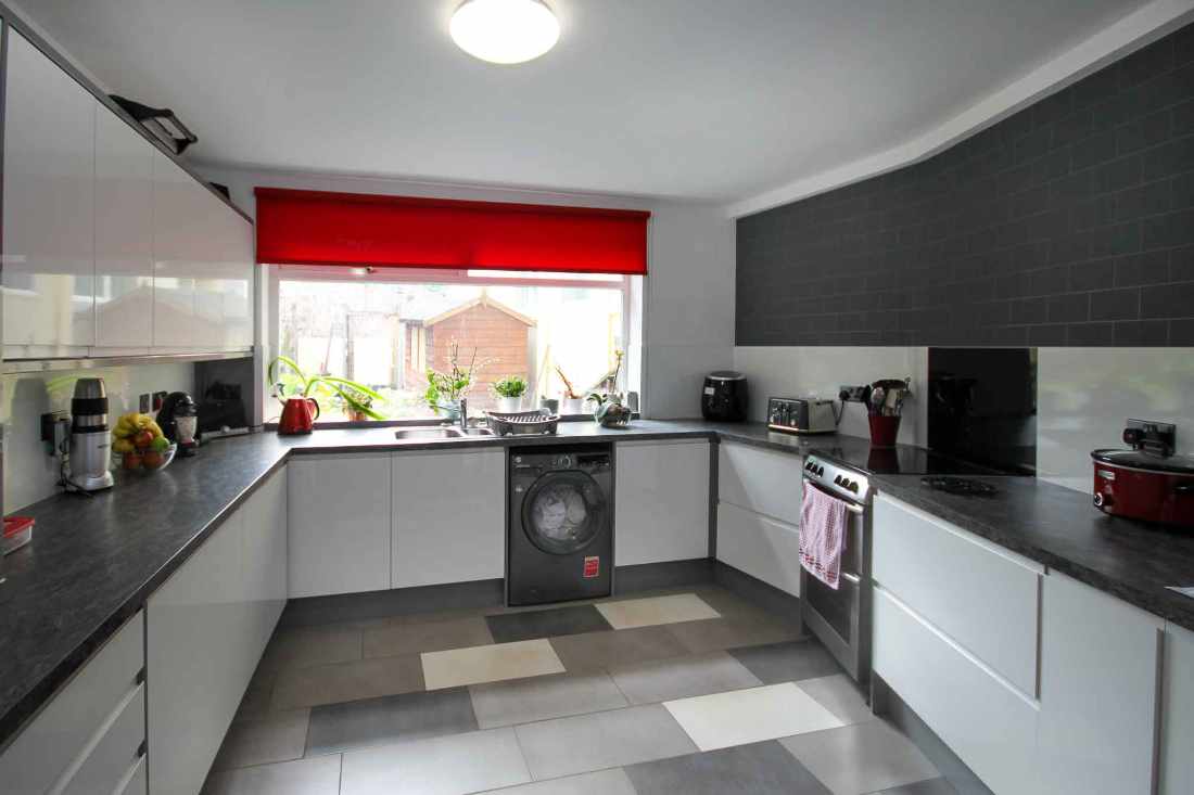 An Excellently Presented, 30-Bedroom En-suite Hotel