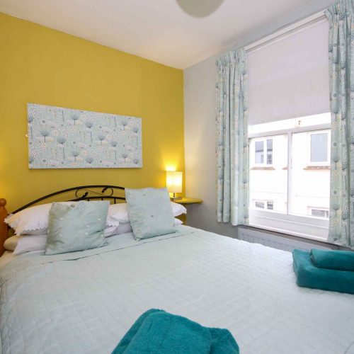 Commercial property for sale in Dartmouth, Devon - A Pretty 3 Bedroomed Grade 2 Listed Merchants House