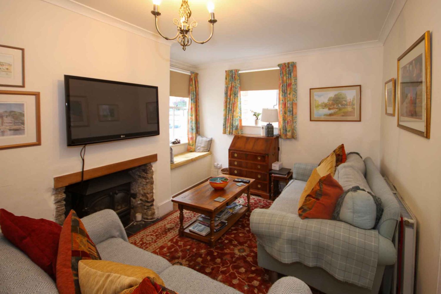Commercial property for sale in Dartmouth, Devon - A Pretty 3 Bedroomed Grade 2 Listed Merchants House