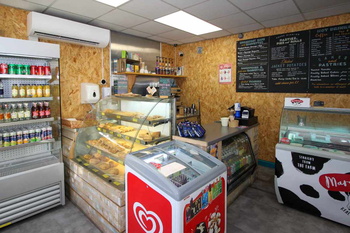 Cafe for sale in Totnes, Devon - A Prime-Positioned Cafe / Takeaway business for sale