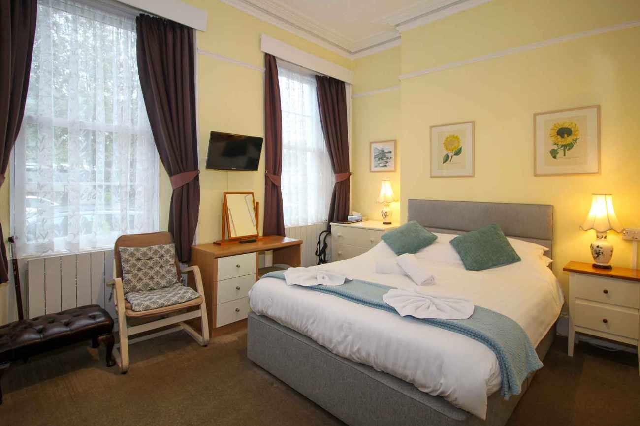 A Wonderfully Positioned 6 en-suite Bedroom Guest House