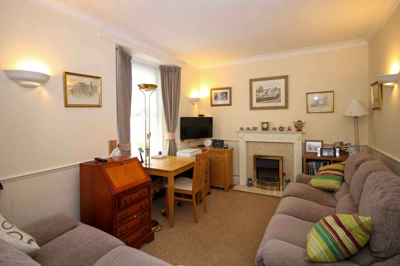 A Wonderfully Positioned 6 en-suite Bedroom Guest House