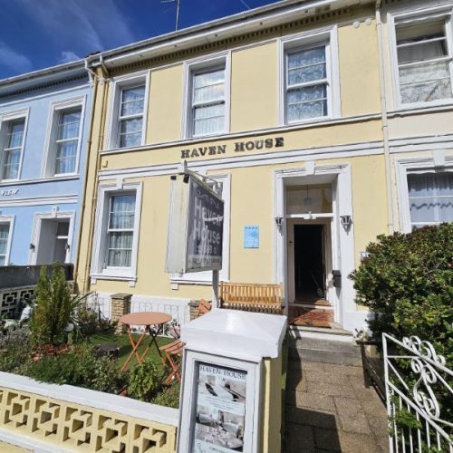Hotel for sale in Torquay, Devon - A Wonderfully Positioned 6 en-suite Bedroom Guest House