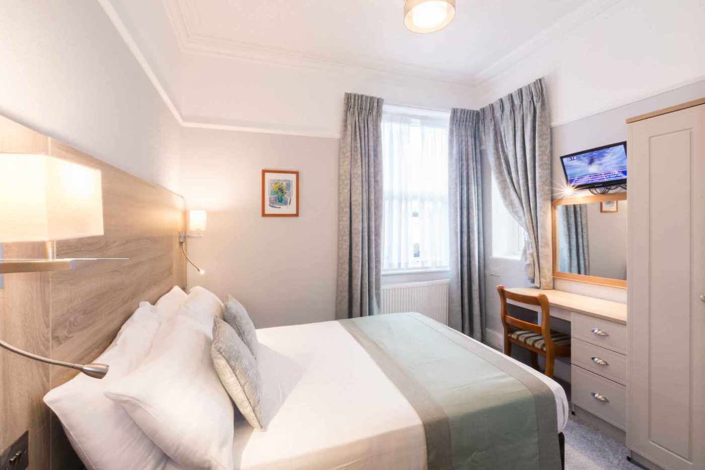 A Fantastically Presented, 15/16-Bedroom Hotel For Sale