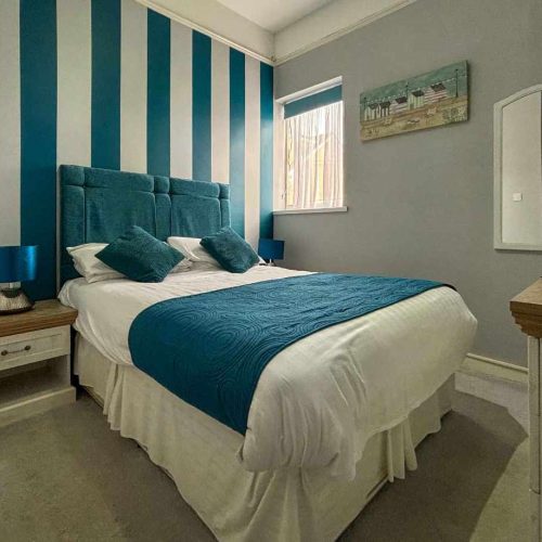 Hotel for sale in Paignton, Devon - A Beautiful 15 en-suite letting room Guest House