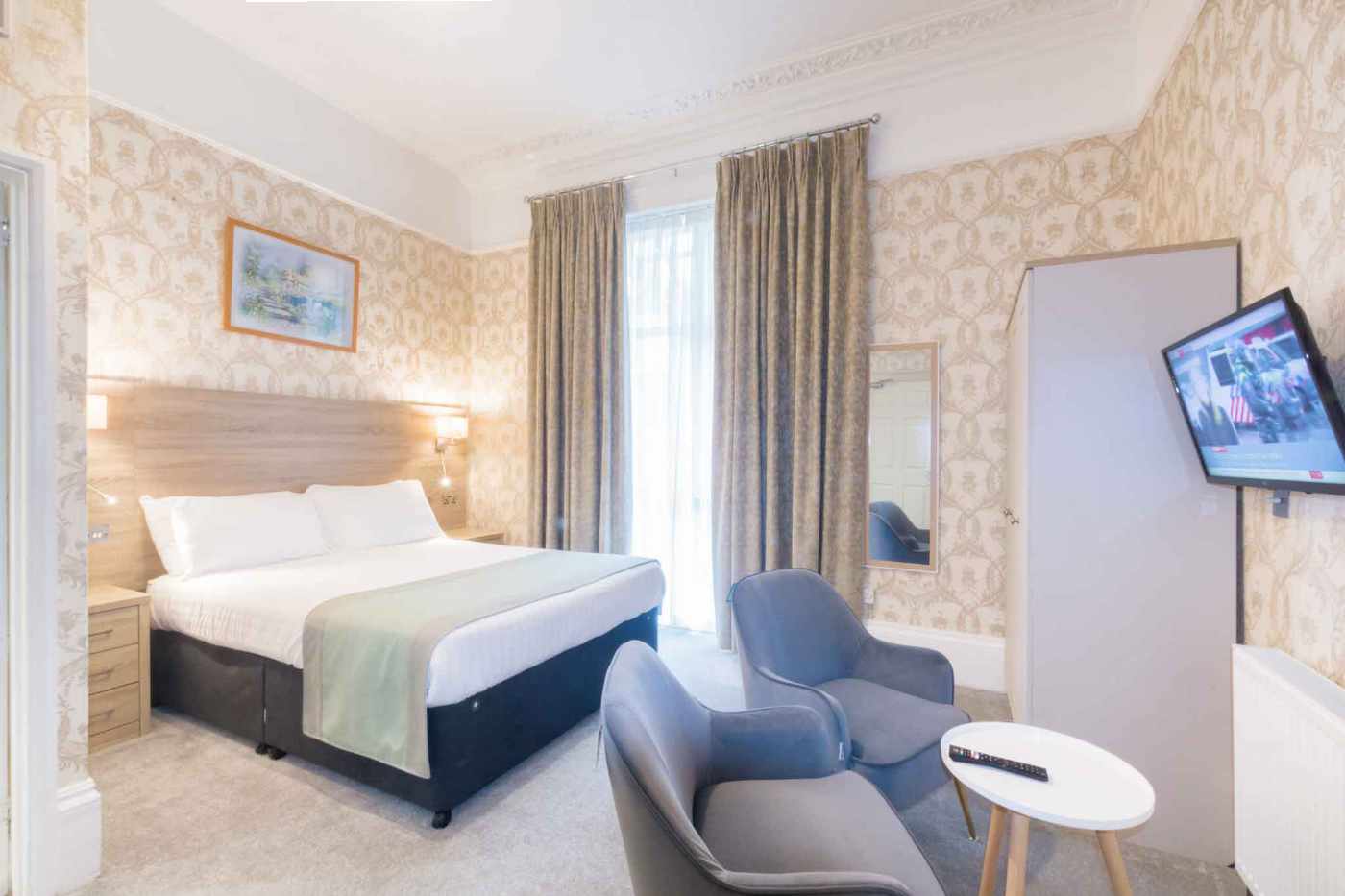 A Fantastically Presented, 15/16-Bedroom Hotel For Sale