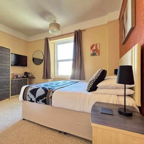Hotel for sale in Paignton, Devon - A Beautiful 15 en-suite letting room Guest House