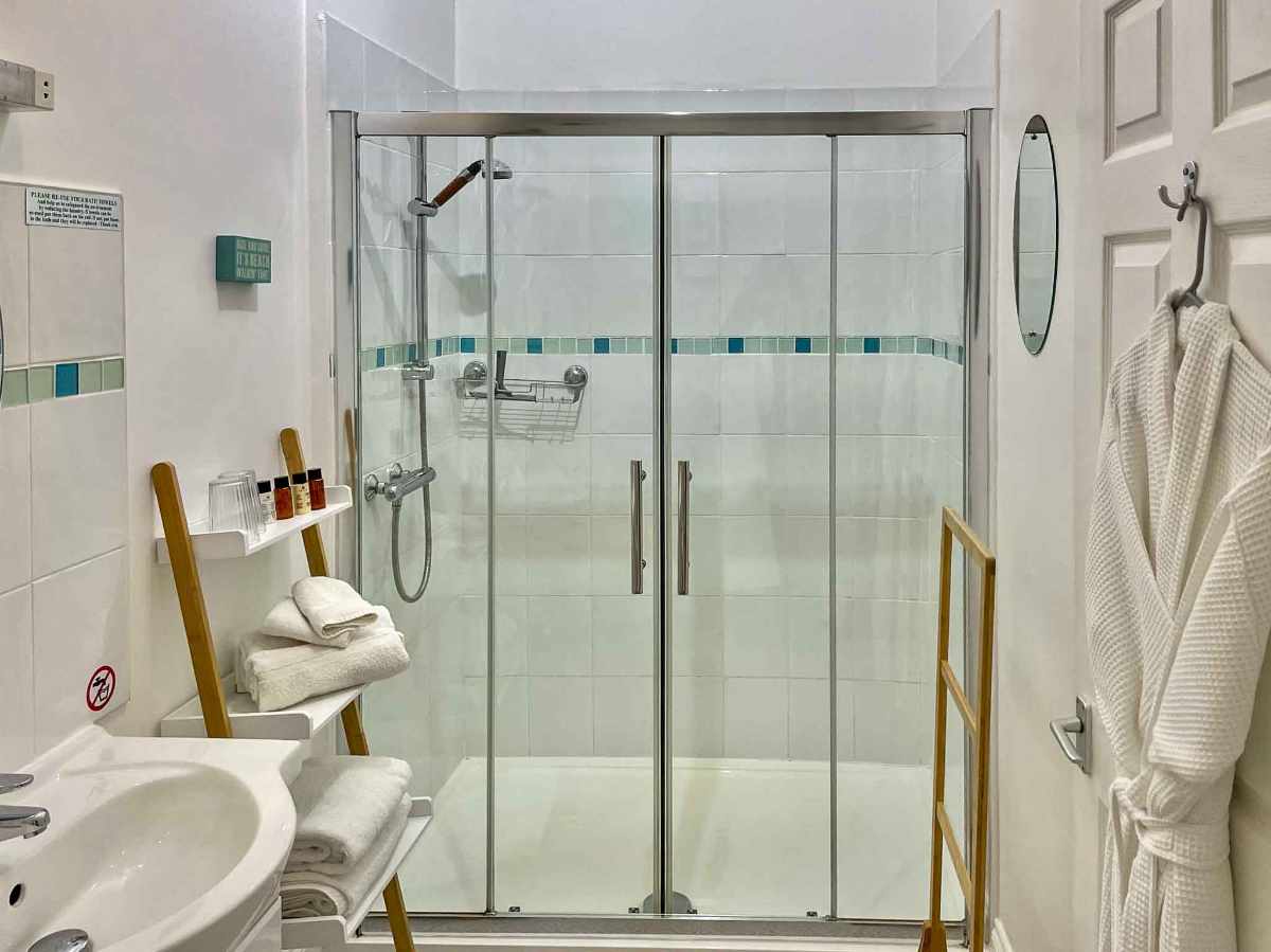 A perfectly Located Guest House, with 5 Luxury en-suite rooms