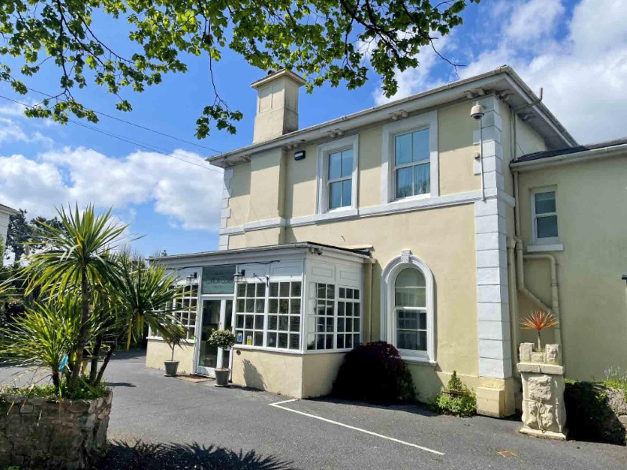 An Elegant & Spacious Detached family home for sale