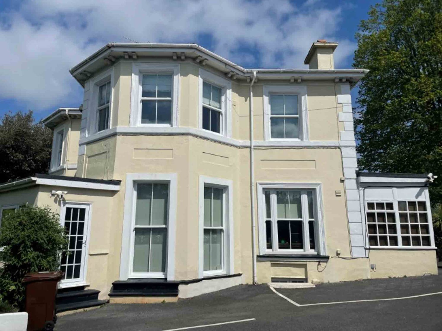 Commercial property for sale in Torquay, Devon - An Elegant & Spacious Detached family home for sale