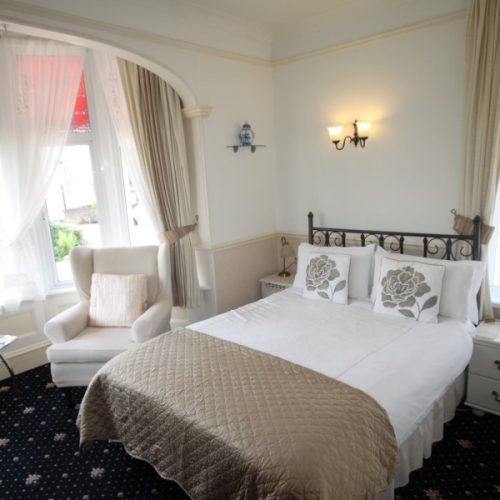 Guest house for sale in Torquay, Devon - Priced To Sell! Former Guest House In Prime Location.