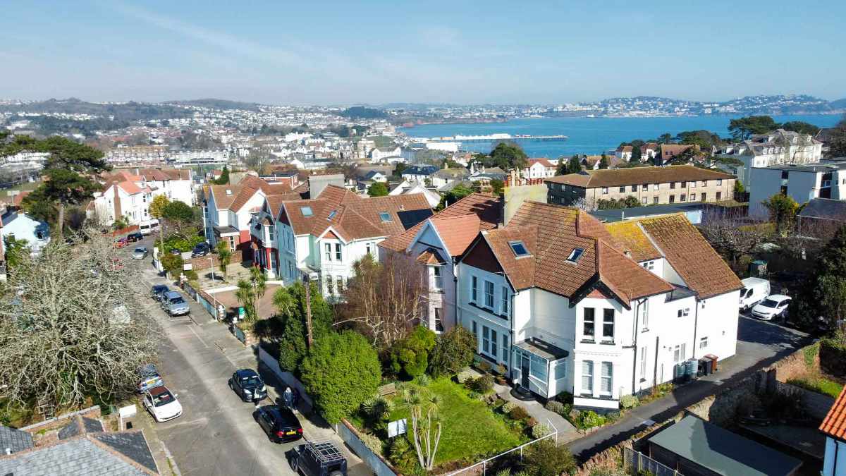 A Fantastic 11 Bedroom Guest House