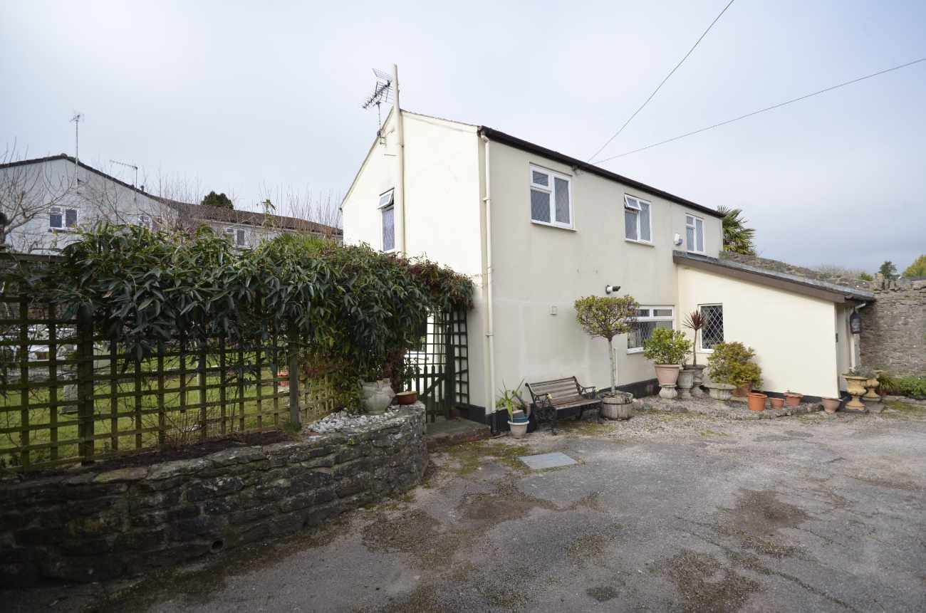 Development opportunity for sale in Torquay, Devon - A Beautiful detached property with 10 letting units