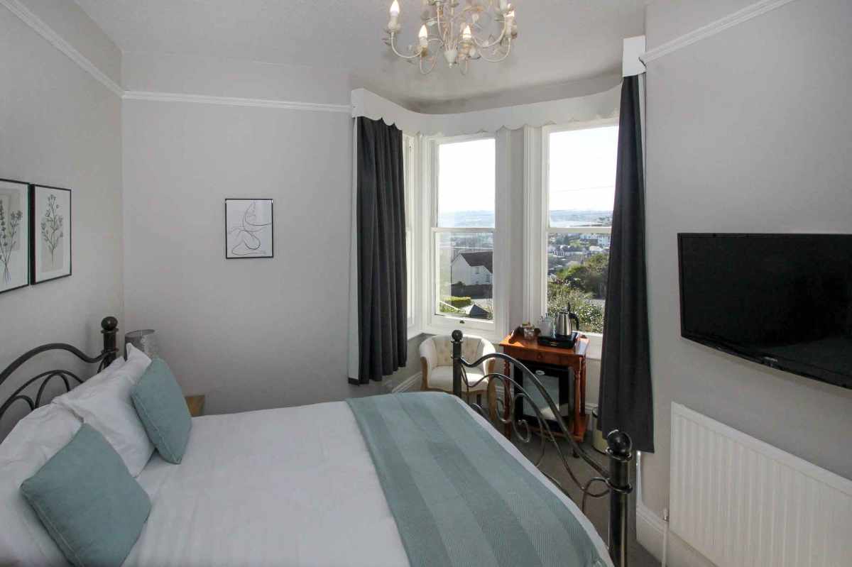 A Fantastic 11 Bedroom Guest House