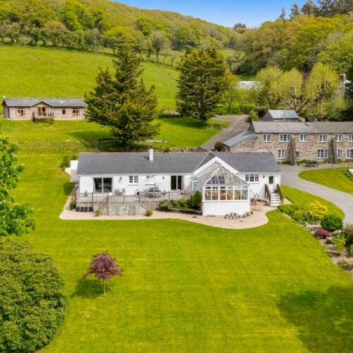 An Idyllic Holiday Cottage Complex, set in stunning Grounds