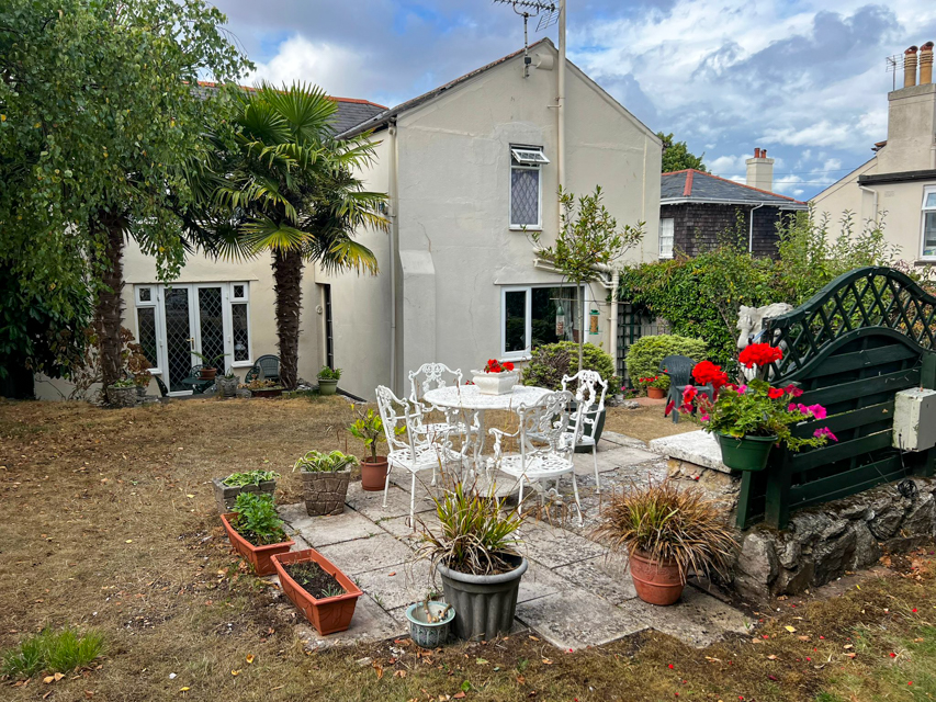 A Beautiful Detached Property with 10 Letting Units