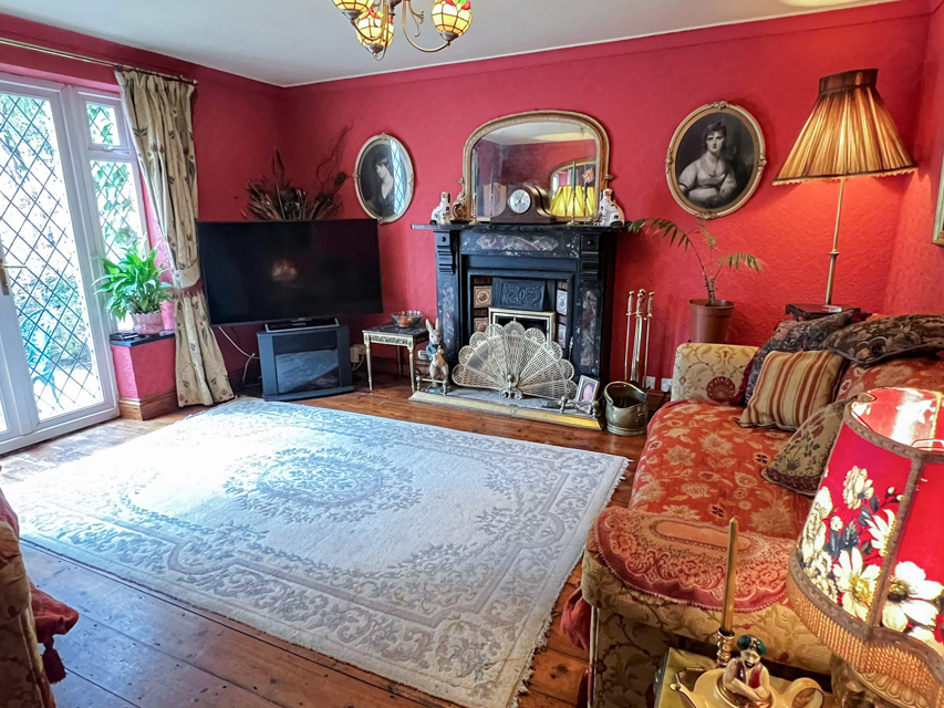 A Beautiful Detached Property with 10 Letting Units