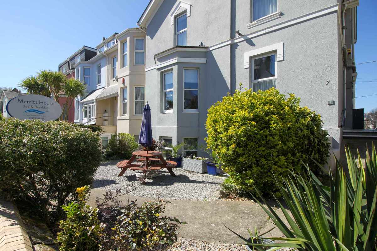 Hotel for sale in Paignton, Devon - A Beautifully Presented 7 en-suite bedroom guest house