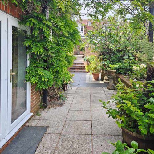 Hotel for sale in Exeter, Devon - A Beautifully presented, former 8 letting unit guesthouse