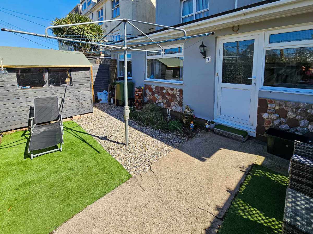 Hotel for sale in Paignton, Devon - A Beautifully Presented 7 en-suite bedroom guest house