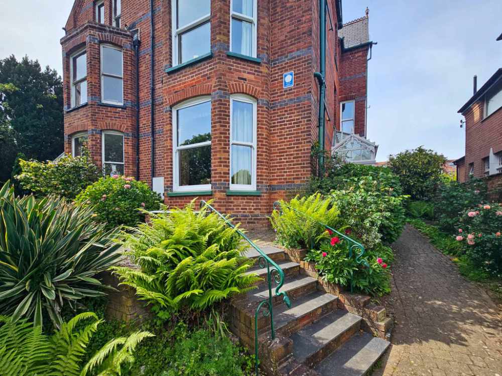 A Beautifully presented, former 8 letting unit guesthouse