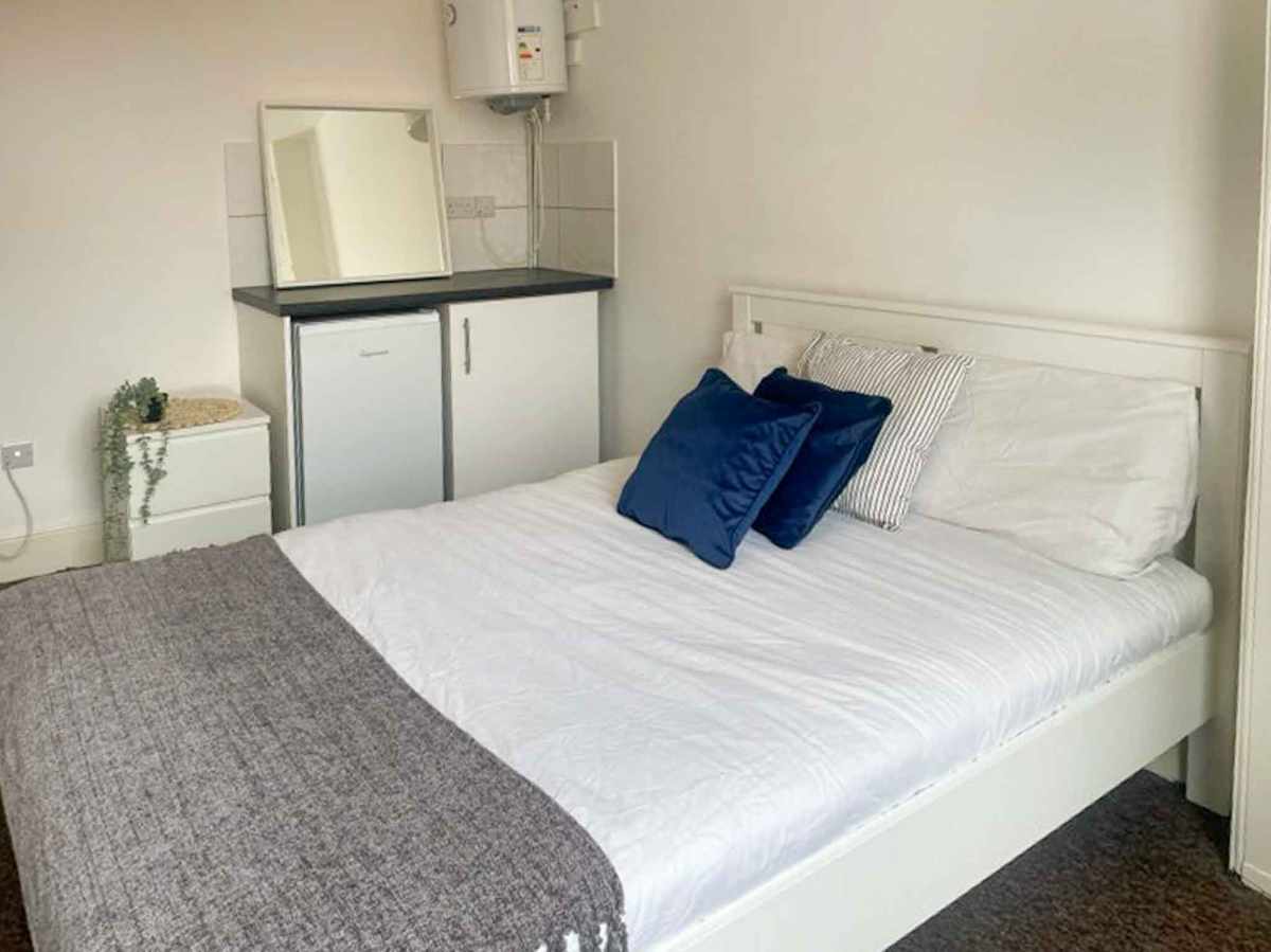Investment property for sale in Paignton, Devon - A Spacious & Successful Semi-Detached HMO