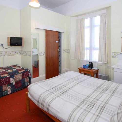 Hotel for sale in Torquay, Devon - A wonderfully located 6 en-suite bedroom Guest House