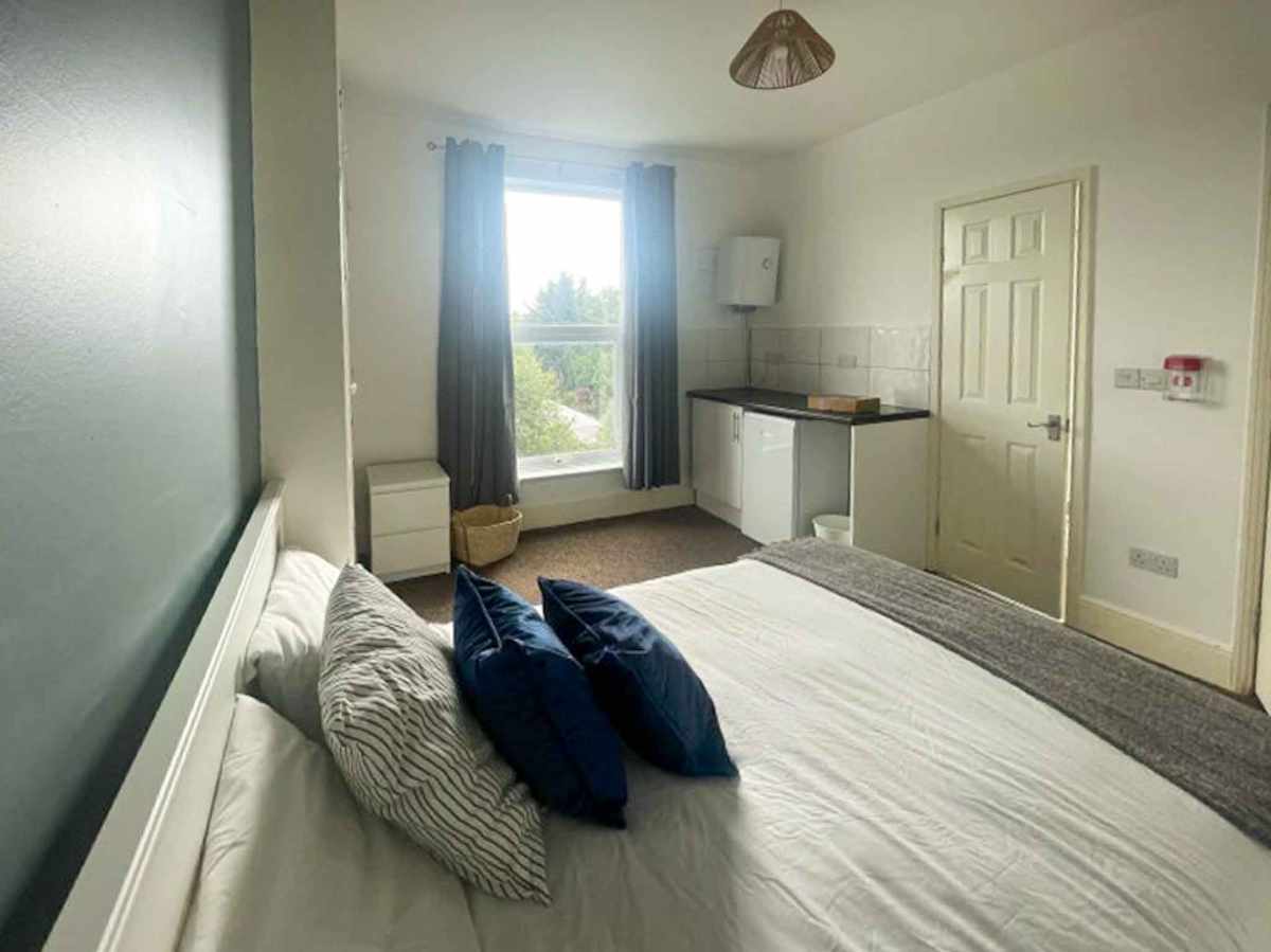 Investment property for sale in Paignton, Devon - A Spacious & Successful Semi-Detached HMO