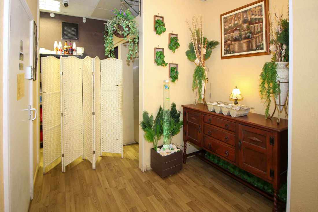 A Prime Positioned, High-Street café / take-away Business for sale