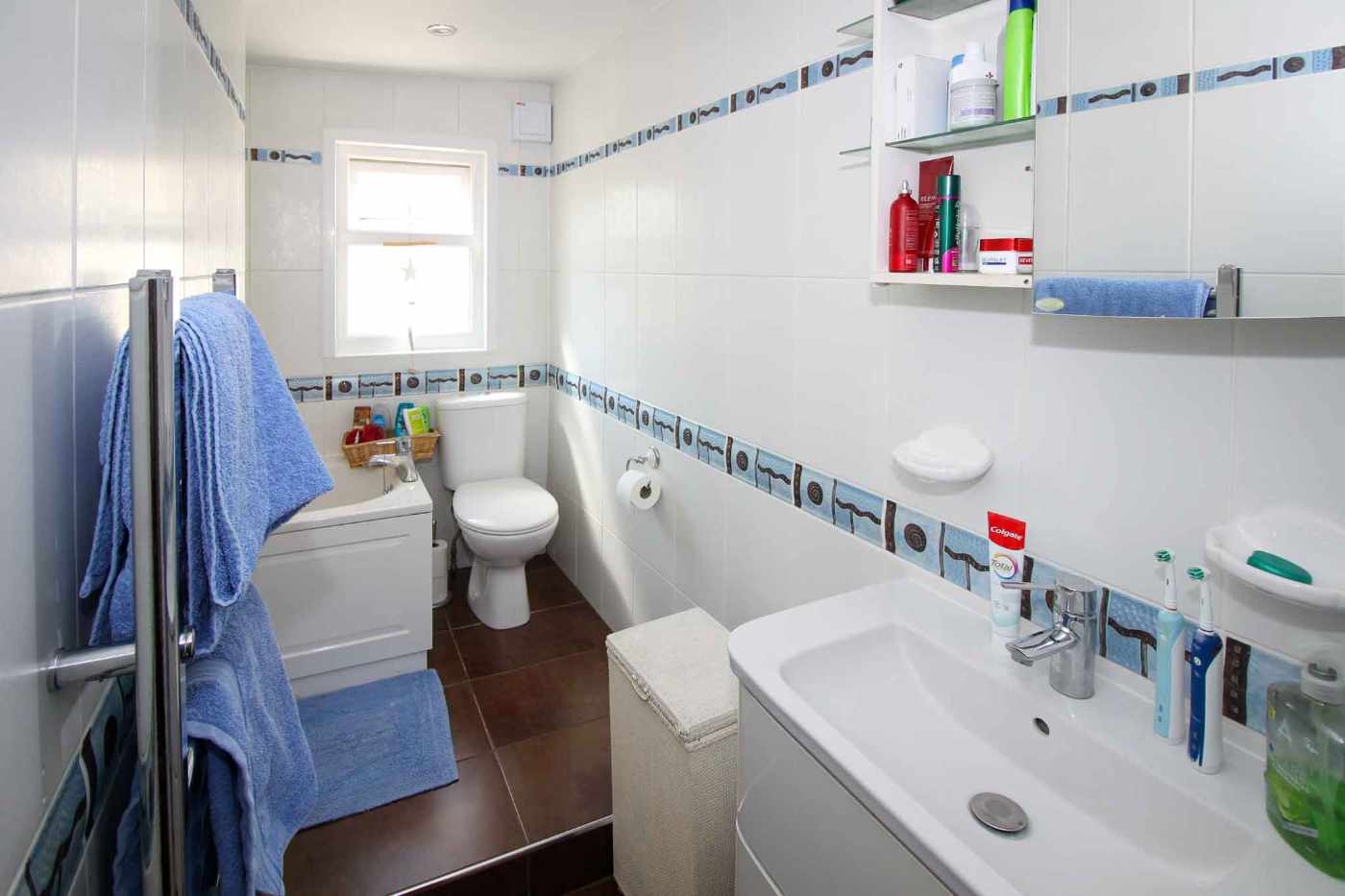 Restaurant for sale in Tiverton, Devon - A successful café with a 3 bedroom apartment for sale