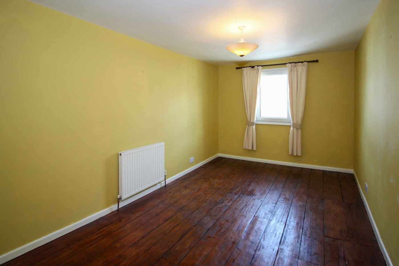 Restaurant for sale in Tiverton, Devon - A successful café with a 3 bedroom apartment for sale