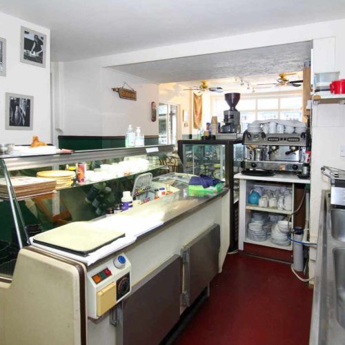Restaurant for sale in Tiverton, Devon - A successful café with a 3 bedroom apartment for sale
