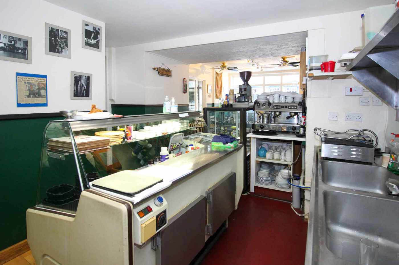 Restaurant for sale in Tiverton, Devon - A successful café with a 3 bedroom apartment for sale