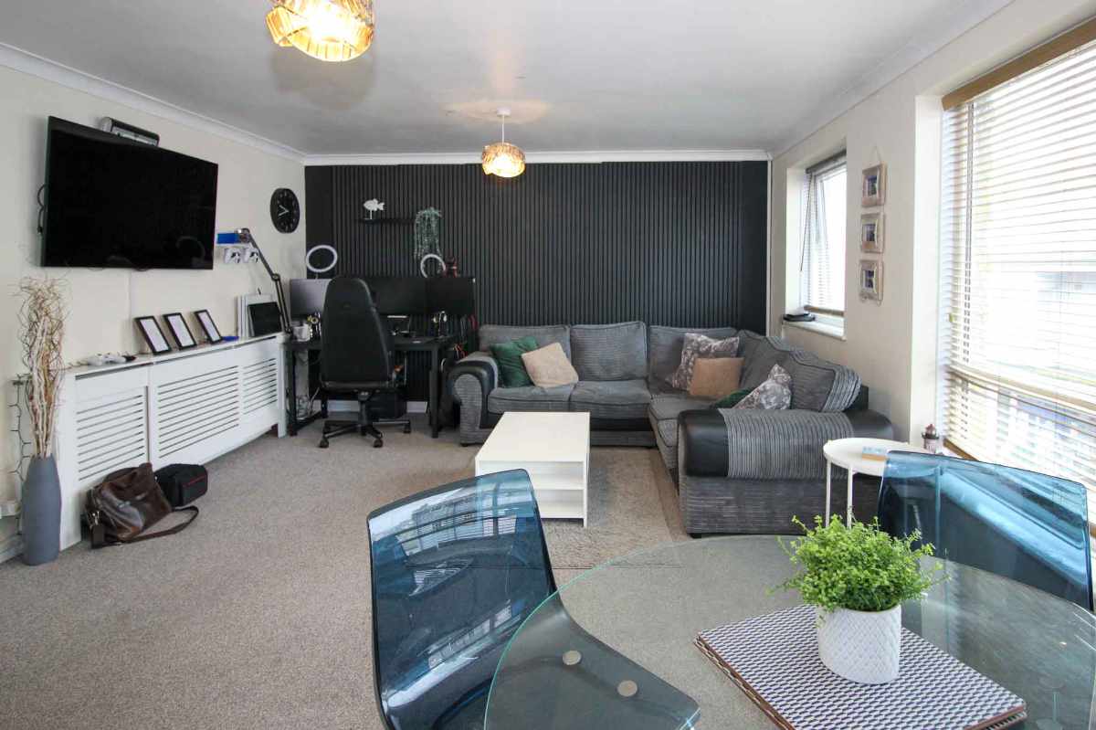 A well-located vacant premises in the heart of Brixham