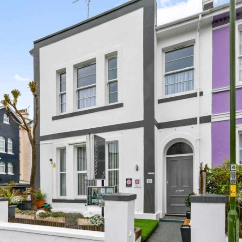 Hotel for sale in Torquay, Devon - STUNNING GUEST HOUSE IN A PERFECT LOCATION