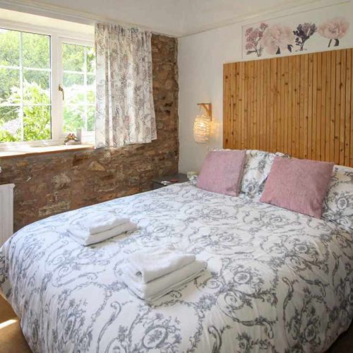 Hotel for sale in Tiverton, Devon - A Stunning 8 bed property, previously operated as a guest house with tea rooms