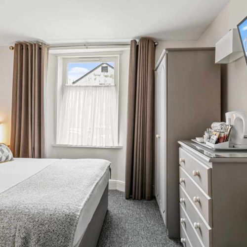 Hotel for sale in Torquay, Devon - STUNNING GUEST HOUSE IN A PERFECT LOCATION