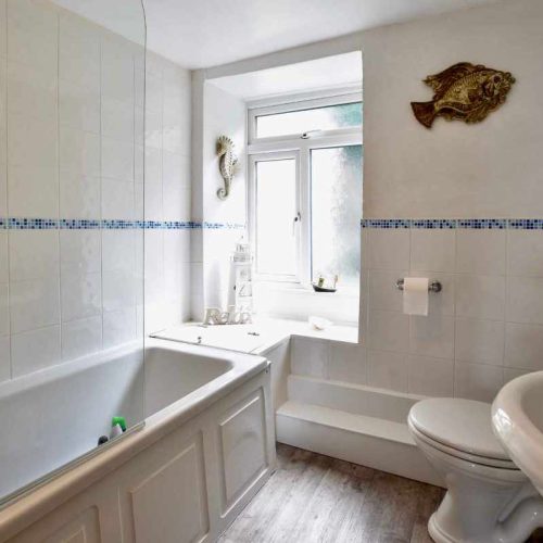 Hotel for sale in Brixham, Devon - A Beautifully Presented 5-bedroom ‘wow-factor’ guest house with Exceptional Forward...