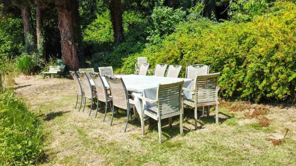 Hotel for sale in Tiverton, Devon - A Stunning 8 bed property, previously operated as a guest house with tea rooms
