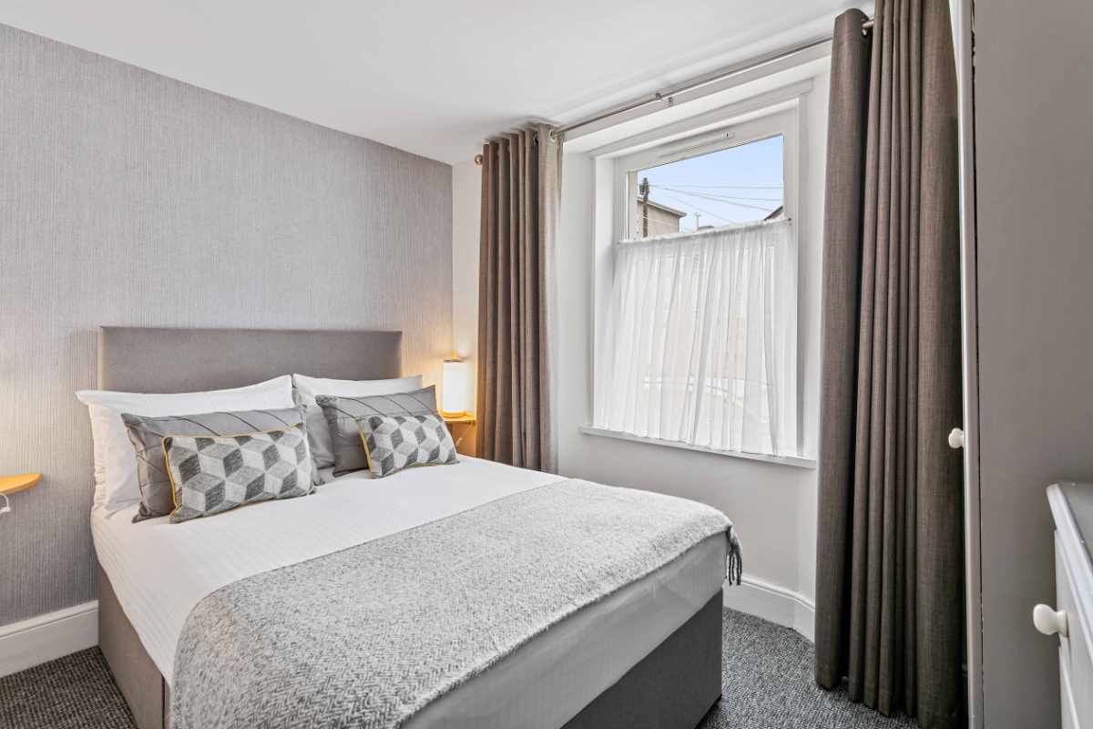 Hotel for sale in Torquay, Devon - STUNNING GUEST HOUSE IN A PERFECT LOCATION