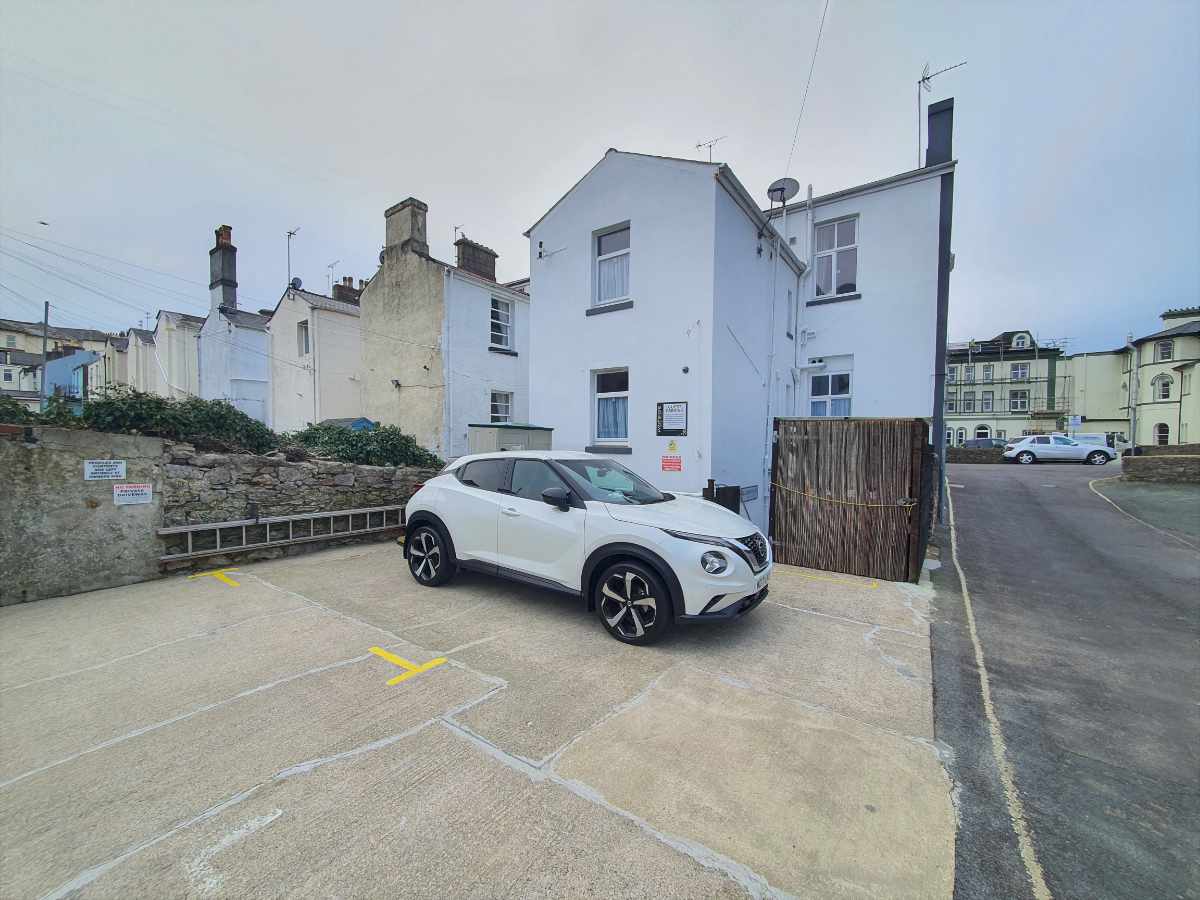Hotel for sale in Torquay, Devon - STUNNING GUEST HOUSE IN A PERFECT LOCATION